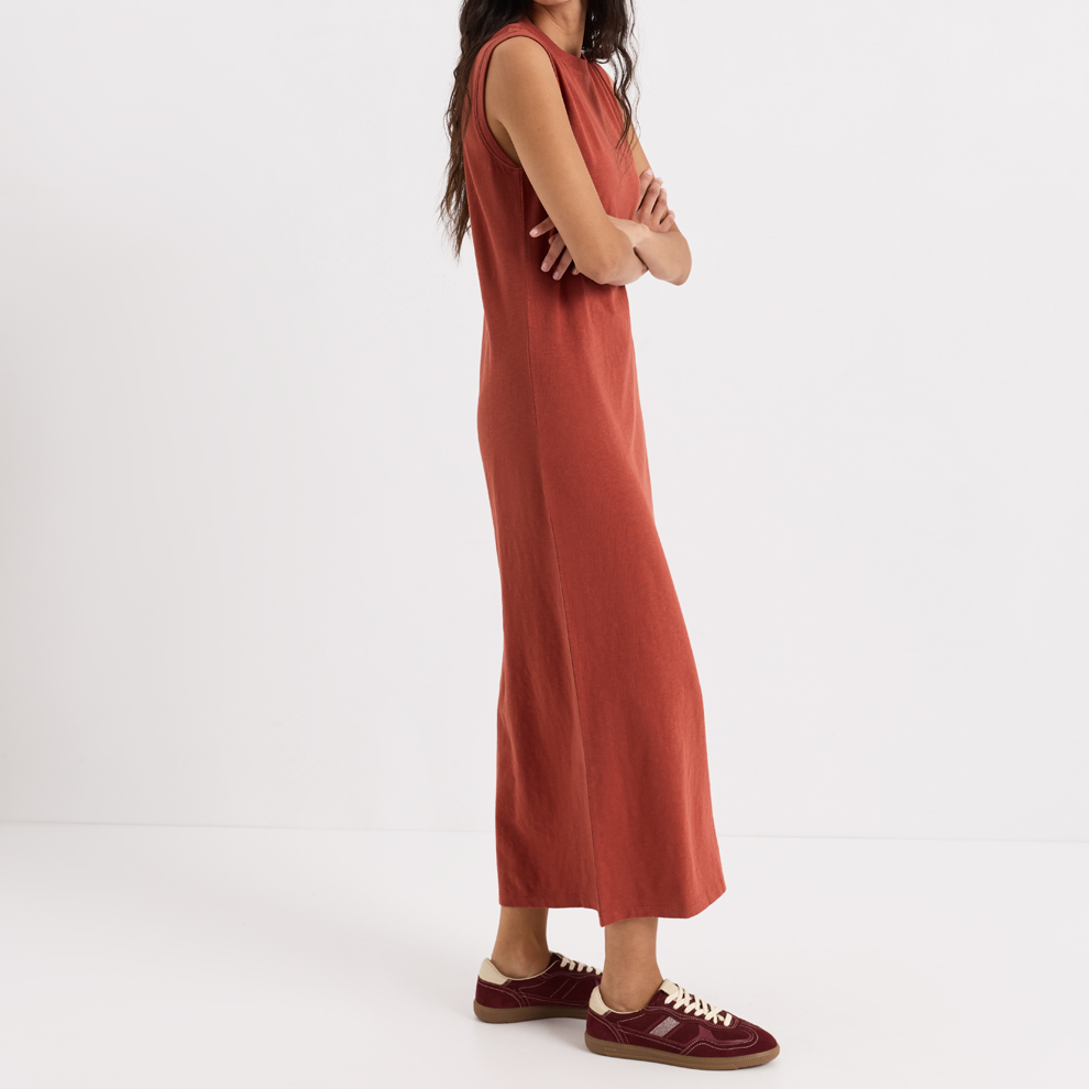 Einfarbiges ärmelloses Maxikleid mit Seitenschlitz